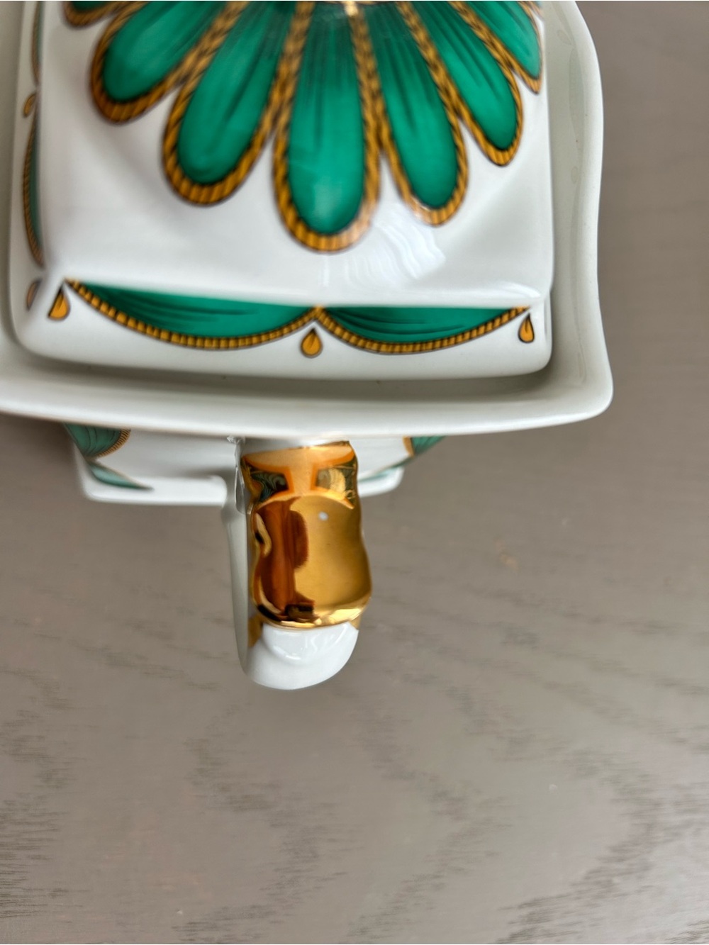 Vintage Sadler Staffordshire Teapot – ‘Hamlet’ with White and Gold Accents - Picture 8 of 12